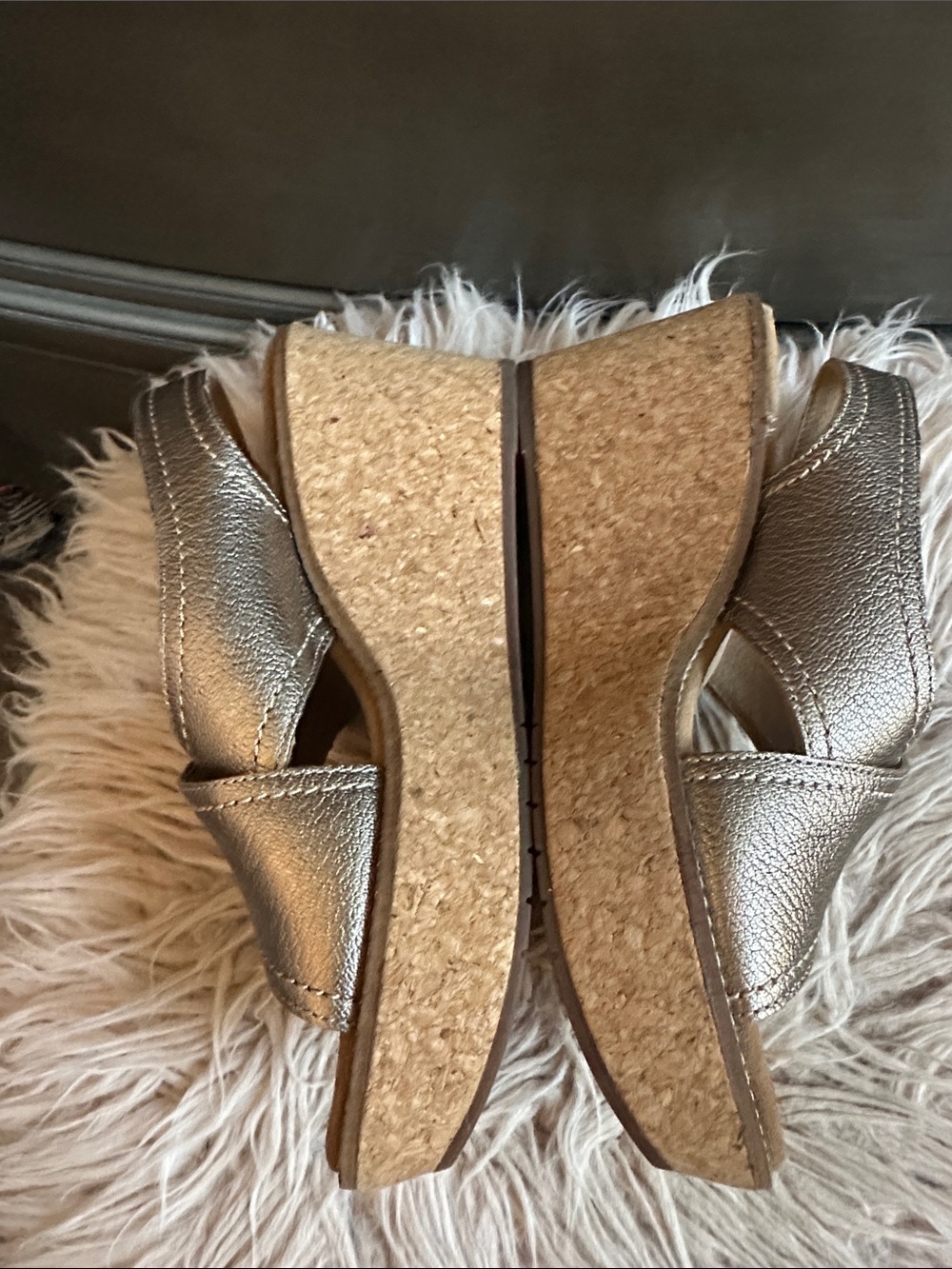Metallic Gold Women's Slingback Sandals - Comfortable Cross-Strap Design - Picture 2 of 7